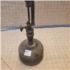 Image 2 : vintage coleman like oil lamp