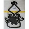 Image 1 : Cast iron frog towel holder.