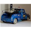 Image 3 : 1953 Chevrolet tow truck.