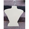 Image 2 : Hanging mannequin bust.