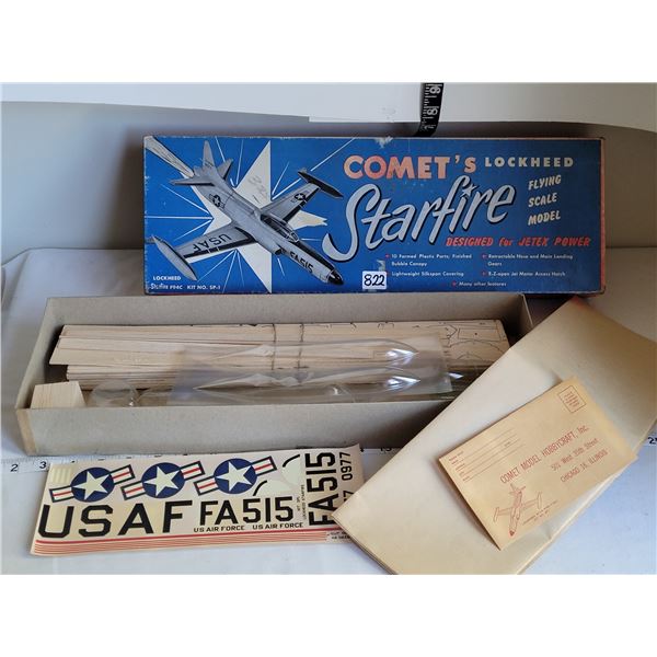 Vintage Comet's Starfire scale model kit, in excellent condition.