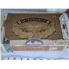 Image 3 : Vintage La Preferencia Havana cigar box. (Bull Dog). Simon's Havanas box lid.