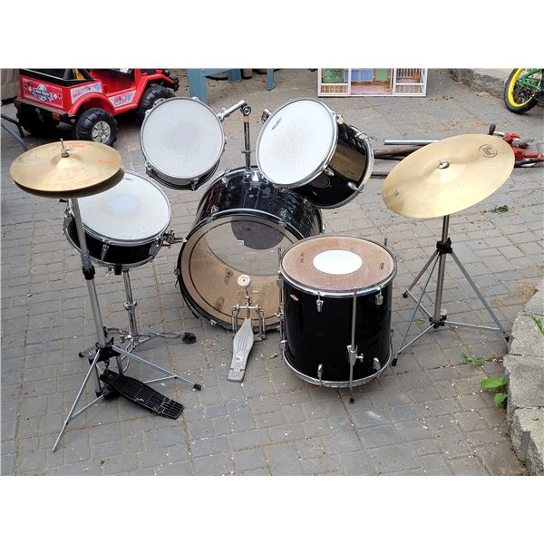 Complete Drum Set. Quality names Gibraltar, Dixon & Pearl.