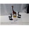 Image 3 : (2) Wood Gazelles + Giraffe