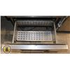 Image 2 : TRUE TWO DRAWER WORKTOP COOLER *TESTED & WORKING