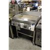 Image 2 : GARLAND 36" ELECTRIC GRIDDLE ON STAND *TESTED