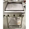 Image 1 : 2' QUEST NATURAL GAS FLAT-TOP GRIDDLE W/ STAND
