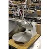 Image 2 : DOUGH XPRESS DM-18 PIZZA ROUND PRESS - 18"