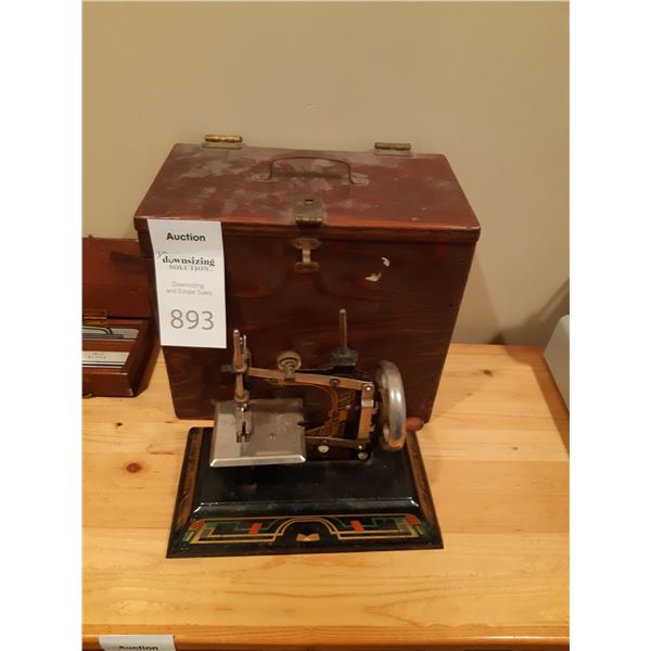 Mini Sewing Machine In Box Cat A