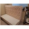 Image 4 : Mattress and Boxspring C
