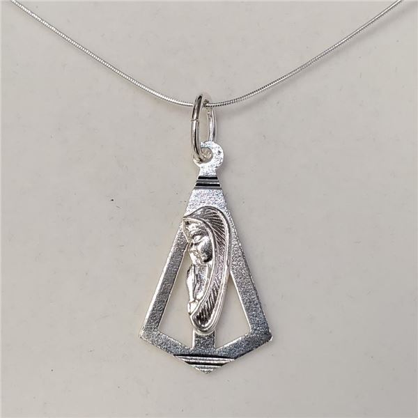 Silver Necklace (~weight 4.8g), Suggested Retail Value $160