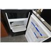 Image 2 : Kitchen & Undercounter Ice Machine