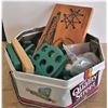 Image 2 : Tin of Puzzle Toys