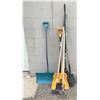 Image 1 : Shovels, Hoe and Rakes