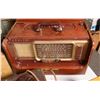 Image 8 : Vintage Radios and Tubes MASSIVE LOT  [147038]
