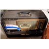 Image 9 : Vintage Radios and Tubes MASSIVE LOT  [147038]