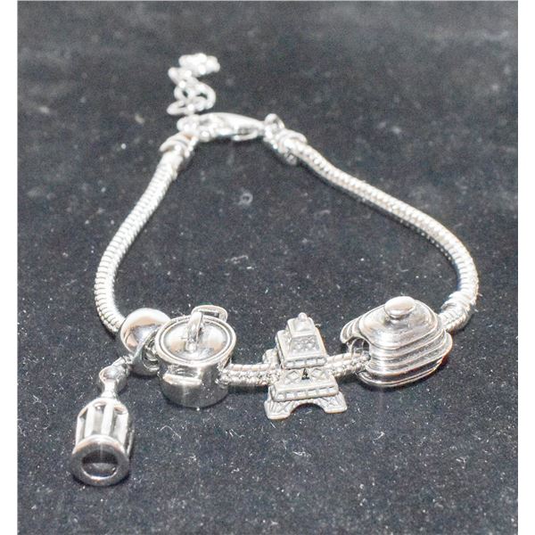 CHARM BRACELET WITH 4 CHARMS