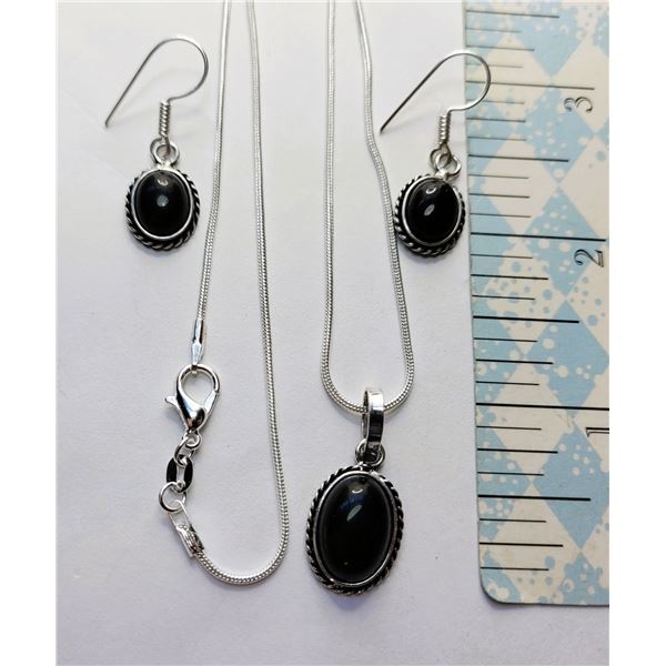 17)  NATURAL BLACK ONYX OVAL PENDANT AND DROP