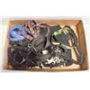 Image 1 : FLAT OF DOG LEASHES & ACCESSORIES