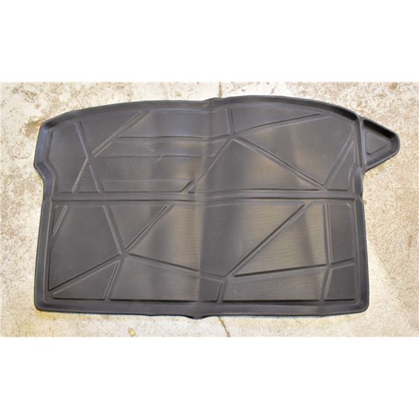 NEW UNPACKED MOULDED PLASTIC TRUNK LINER