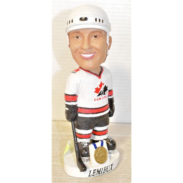 MARIO LEMIEUX TEAM CANADA BOBBLE HEAD FROM 2002