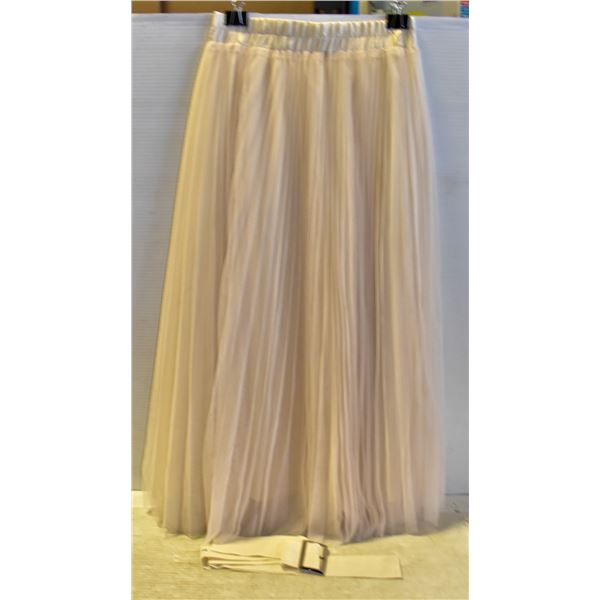 NEW REPACKED CREAM COLOURED SKIRT WITH BELT