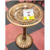 Image 1 : NEW GOLDTONE FLOWER DESIGN BIRD BATH