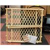Image 1 : NEW WOOD SAFETY GATE