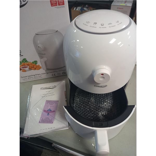 NEW 2.1QT MINI AIR FRYER, WHITE, COMPACT, 800W