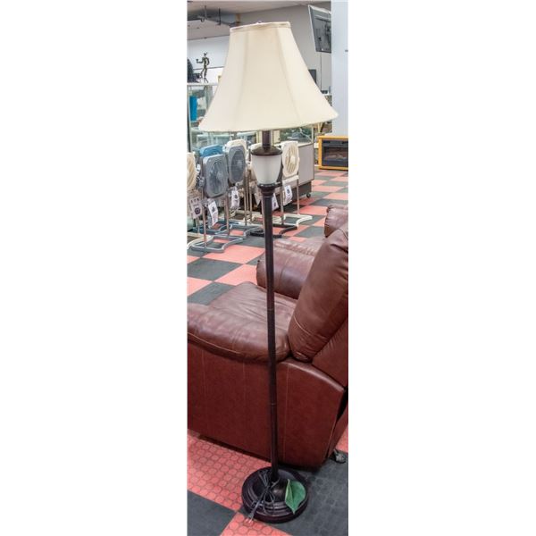 FLOOR STANDING TRI-LIGHT LAMP WITH SHADE -