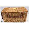 NEW REPACKED PICNIC BASKET SET WITH SERVICE FOR 4