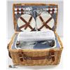 Image 2 : NEW REPACKED PICNIC BASKET SET WITH SERVICE FOR 4