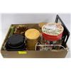 Image 1 : LARGE BOX OF VARIOUS KITCHEN ITEMS