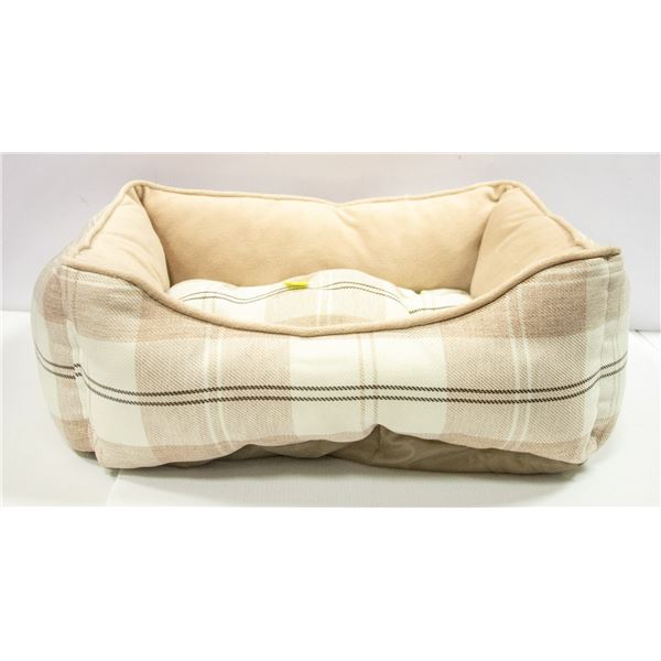 NEW PLUSH SMALL DOG BED WITH REVERSIBLE