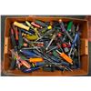 Image 1 : TOTE OF ASSORTED SCREW DRIVERS