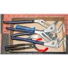 Image 1 : LOT OF PLIERS