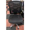 BLACK ROLLING OFFICE CHAIR