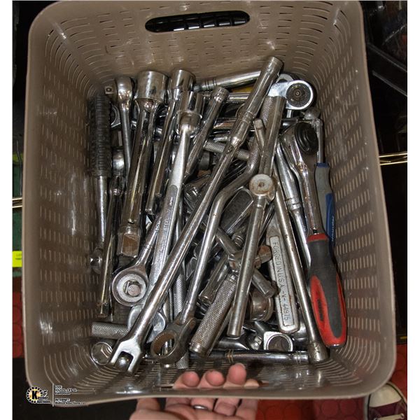 TOTE OF ASSORTED SOCKET WRENCHES