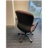 Image 2 : CHECKERED PATTERNED MOBILE OFFICE TASK CHAIR