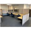 Image 2 : 6 STATION TURNSTYLE SINGLE PEDESTAL CUBICLE SYSTEM WITH AIS MAPLE WORK SURFACES, CENTER DOUBLE 2