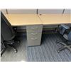 Image 4 : 6 STATION TURNSTYLE SINGLE PEDESTAL CUBICLE SYSTEM WITH AIS MAPLE WORK SURFACES, CENTER DOUBLE 2