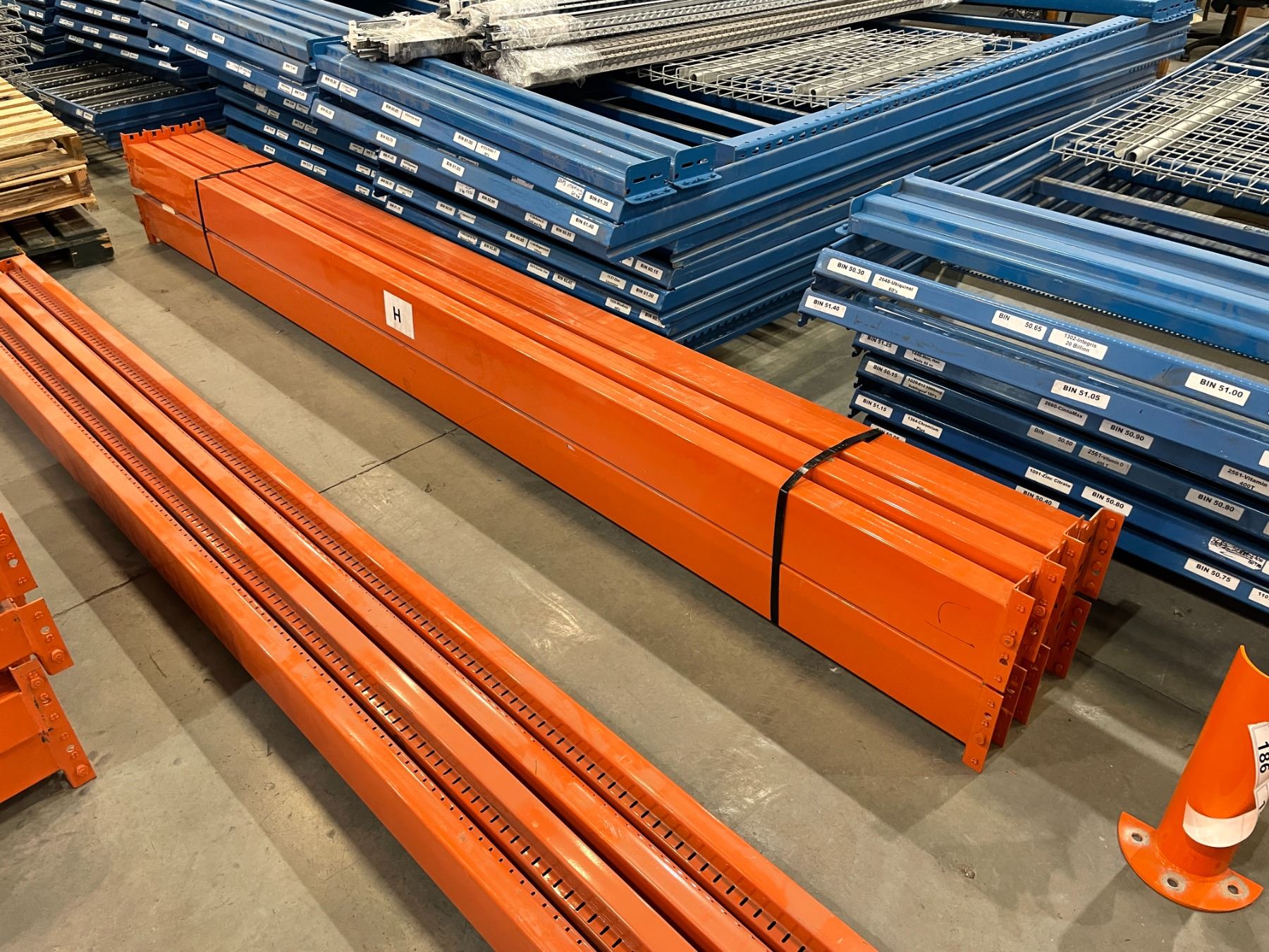 Selective Racking Cross Bars 8 HEAVY DUTY ORANGE 12' TEARDROP PALLET RACKING CROSSBARS - Able Auctions