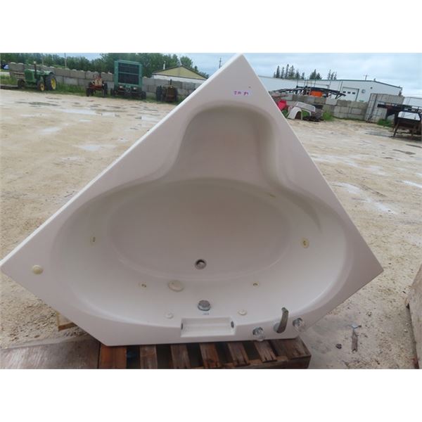 ~zm~ Maxx Jacuzzi Tub