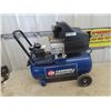 Image 1 : Campbell Hausfeld 1.3 HP 8 Gal Portable Air Compressor