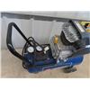 Image 2 : Campbell Hausfeld 1.3 HP 8 Gal Portable Air Compressor