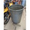 Image 3 : 5 Yards Tools & Galvanized Rain Barrel