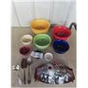Image 1 : Mixing Bowls & Cream + Sugar Set