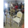 Image 3 : Wooden Step Ladder & 2 Wooden Chairs