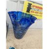 Image 3 : 2 Blown Glass Fish, Vase 14" x 12" & Metal 2 Tier Stand