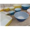 Image 3 : 13 x Mixing Bowls, Casserole Dish: Pyrex, Some FireKing